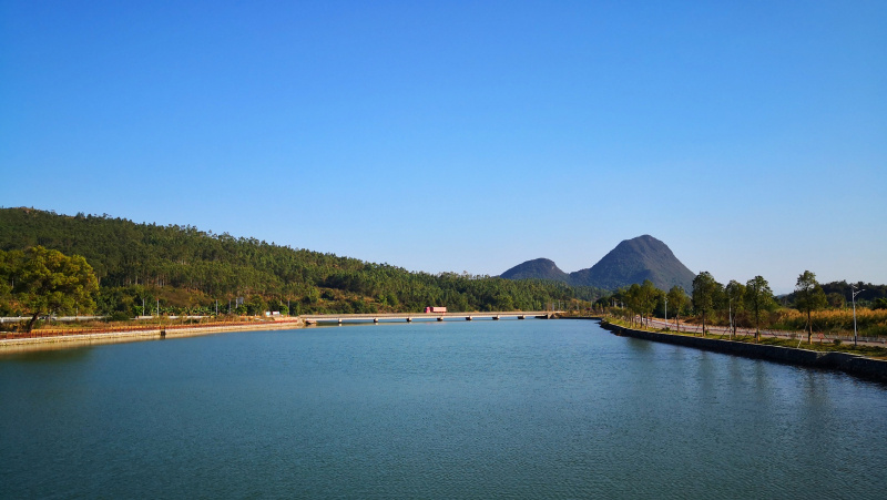 武江区正展开一幅“河畅、水清、岸绿、景美”的美丽画卷