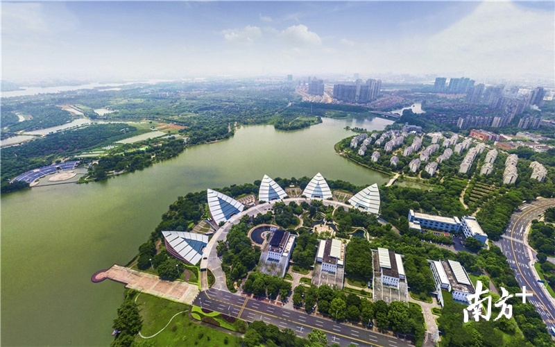 东莞松山湖创新发展引人瞩目，园区辐射带动能力持续增强。