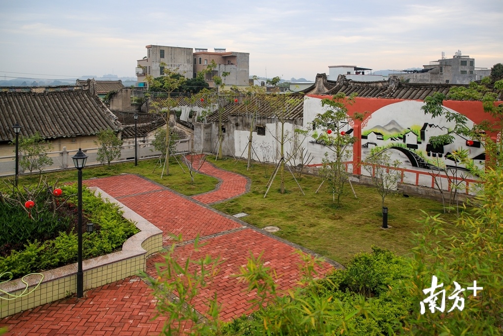 经过三年多来的拆和建，仙门村的村容村貌已实现了大变样。