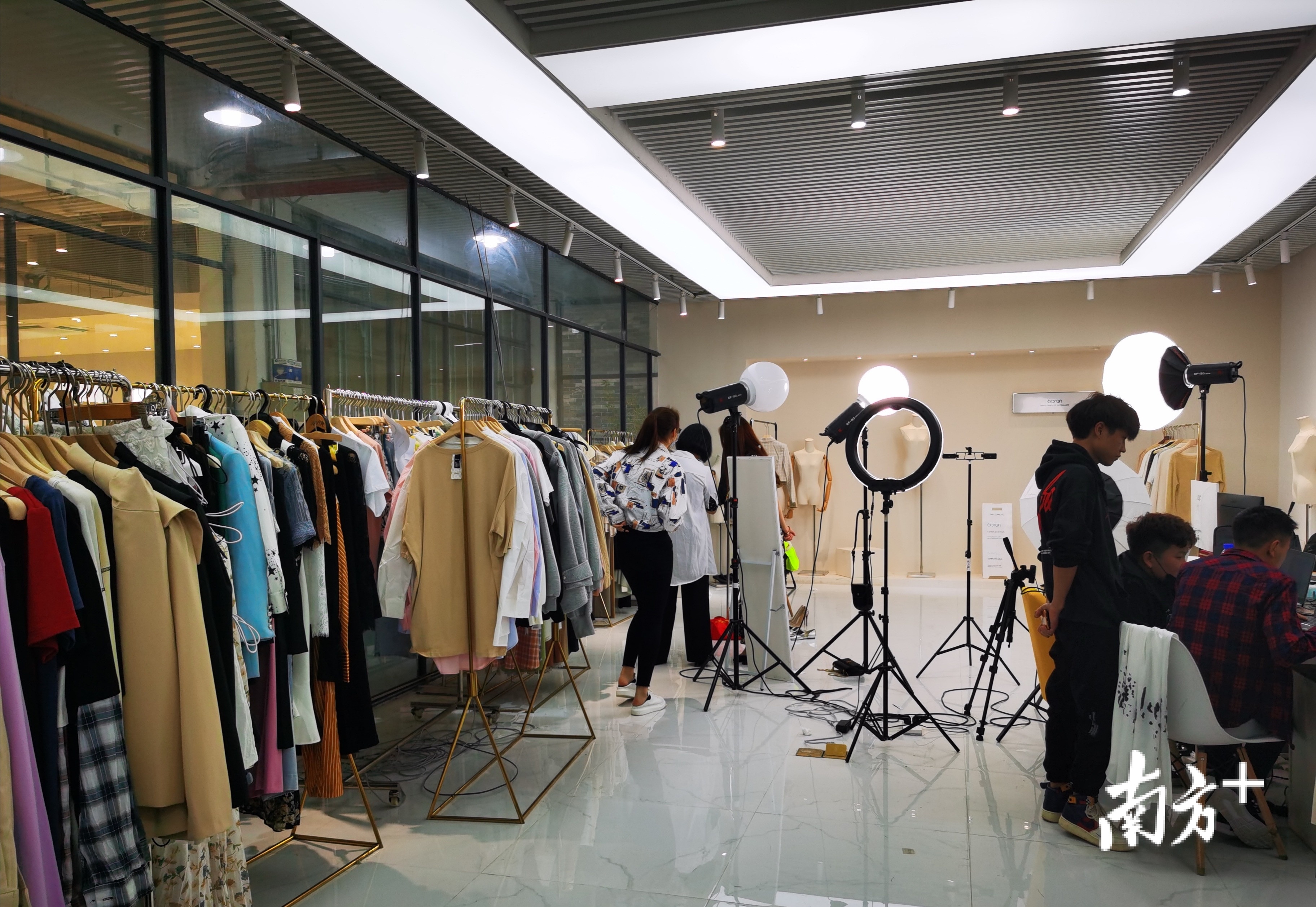 云批发云卖货东莞老板淘宝直播成交额居广东前列