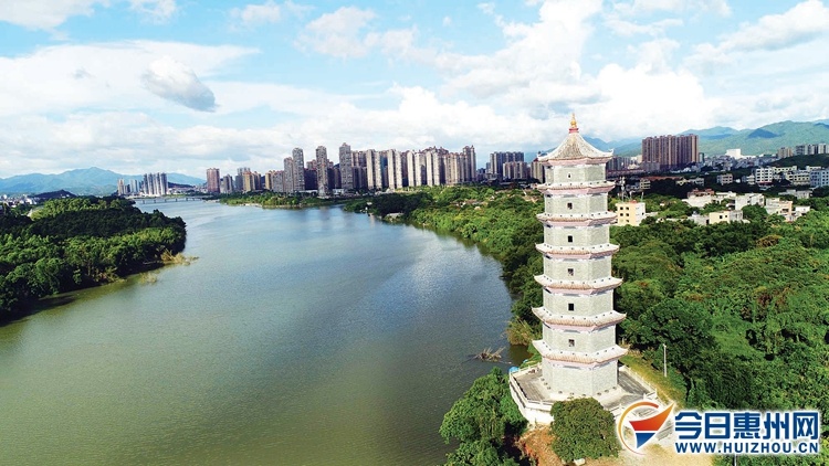 青龙潭塔是当年西枝江航道上的一个地域性标志，也是惠东平山八景之一。