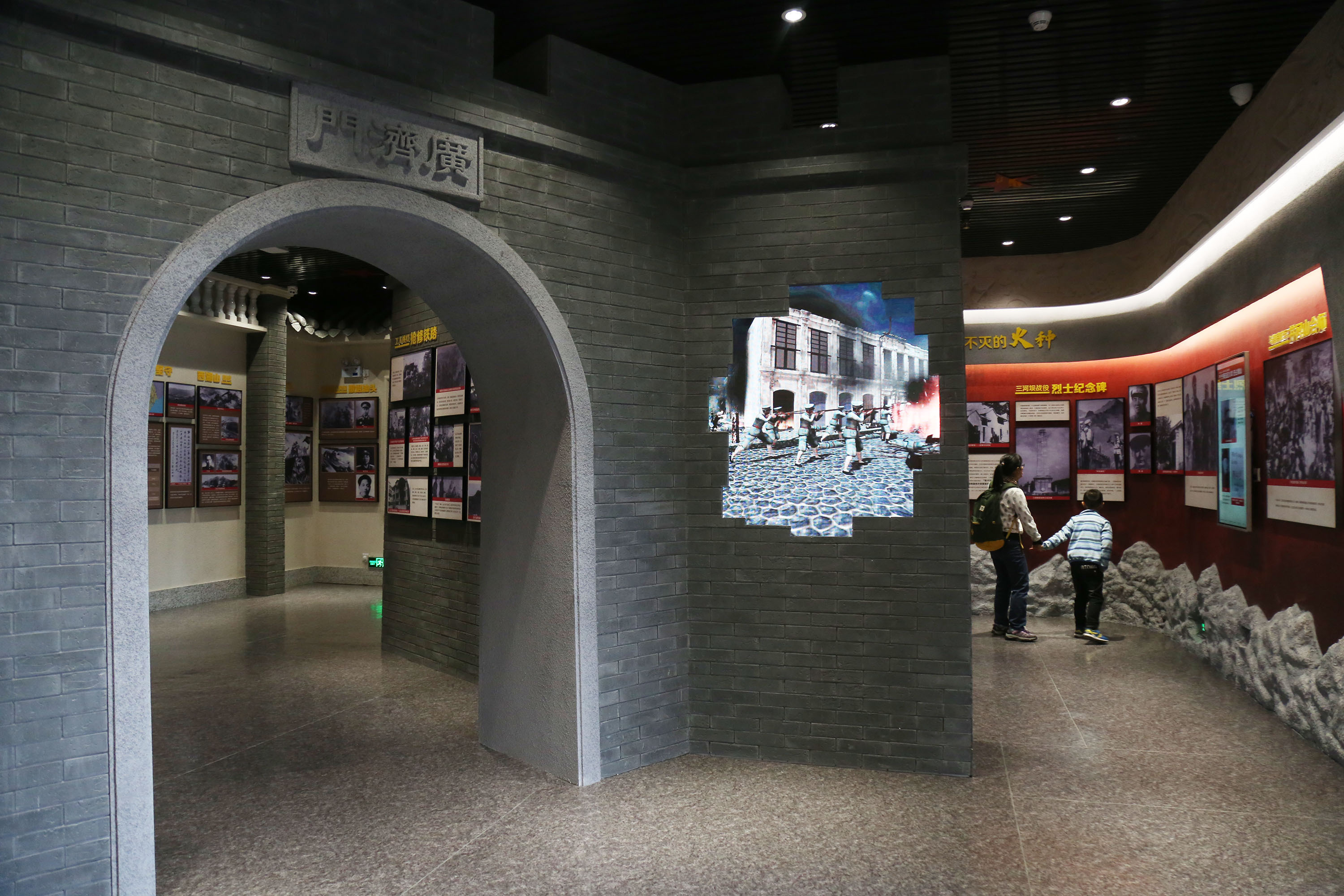 改造后的涵碧楼融入更多了潮州元素，如广济门、城墙等。