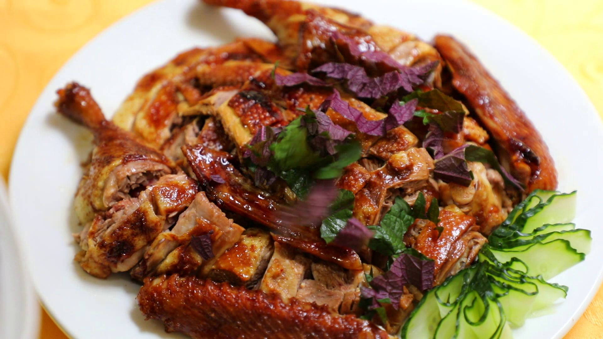 美食  | 罗定紫苏窝鸭:撷一株暮春时节的香草入馔