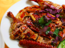 美食+ | 罗定紫苏窝鸭：撷一株暮春时节的香草入馔