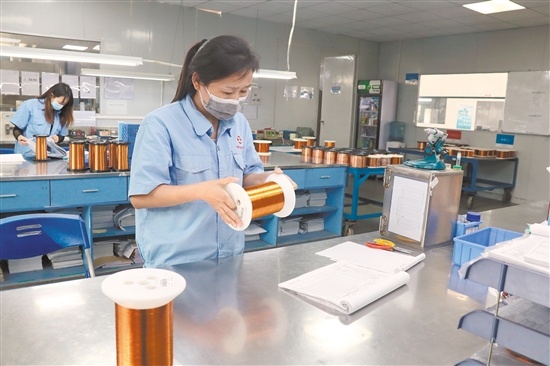 松田电工(台山)有限公司将投入更大的人力物力在研发上,推出更多新产品。 松田电工(台山)有限公司将投入更大的人力物力在研发上,推出更多新产品。