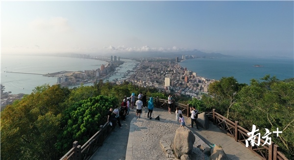 惠东双月湾。