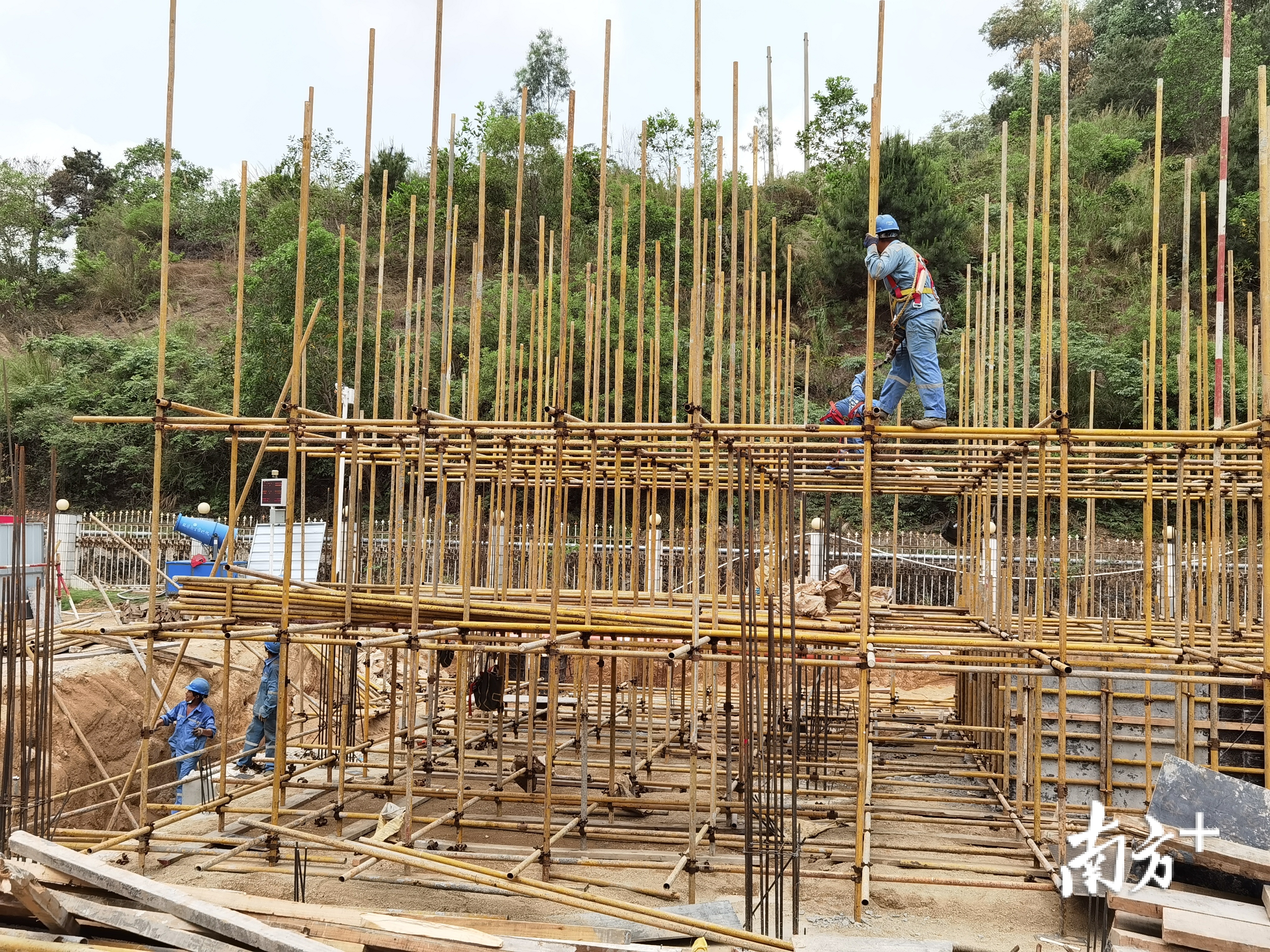 据介绍，樟洋电力扩建项目总投资为24.67亿元，预计投产后年发电量30亿千瓦时。