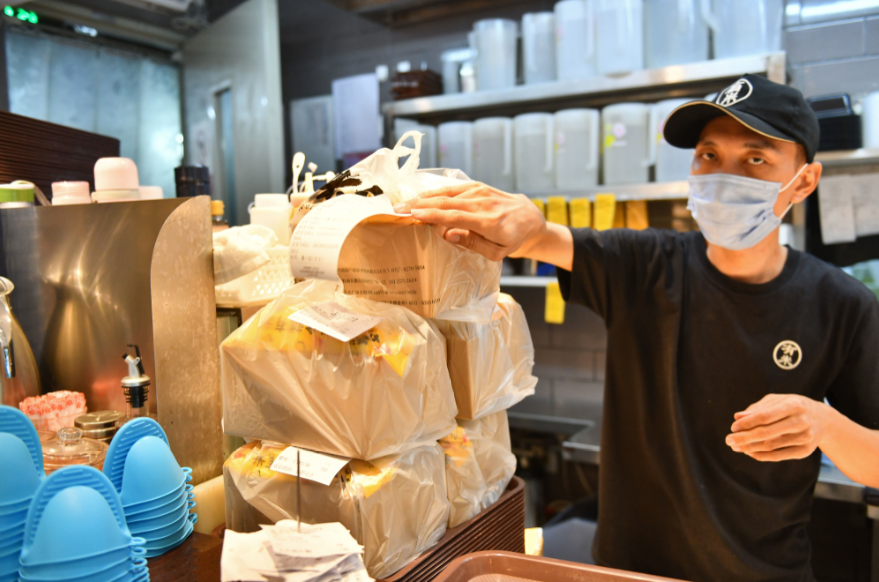 疫情期间，有米师傅的外卖需求明显增多。南方日报记者 戴嘉信 摄