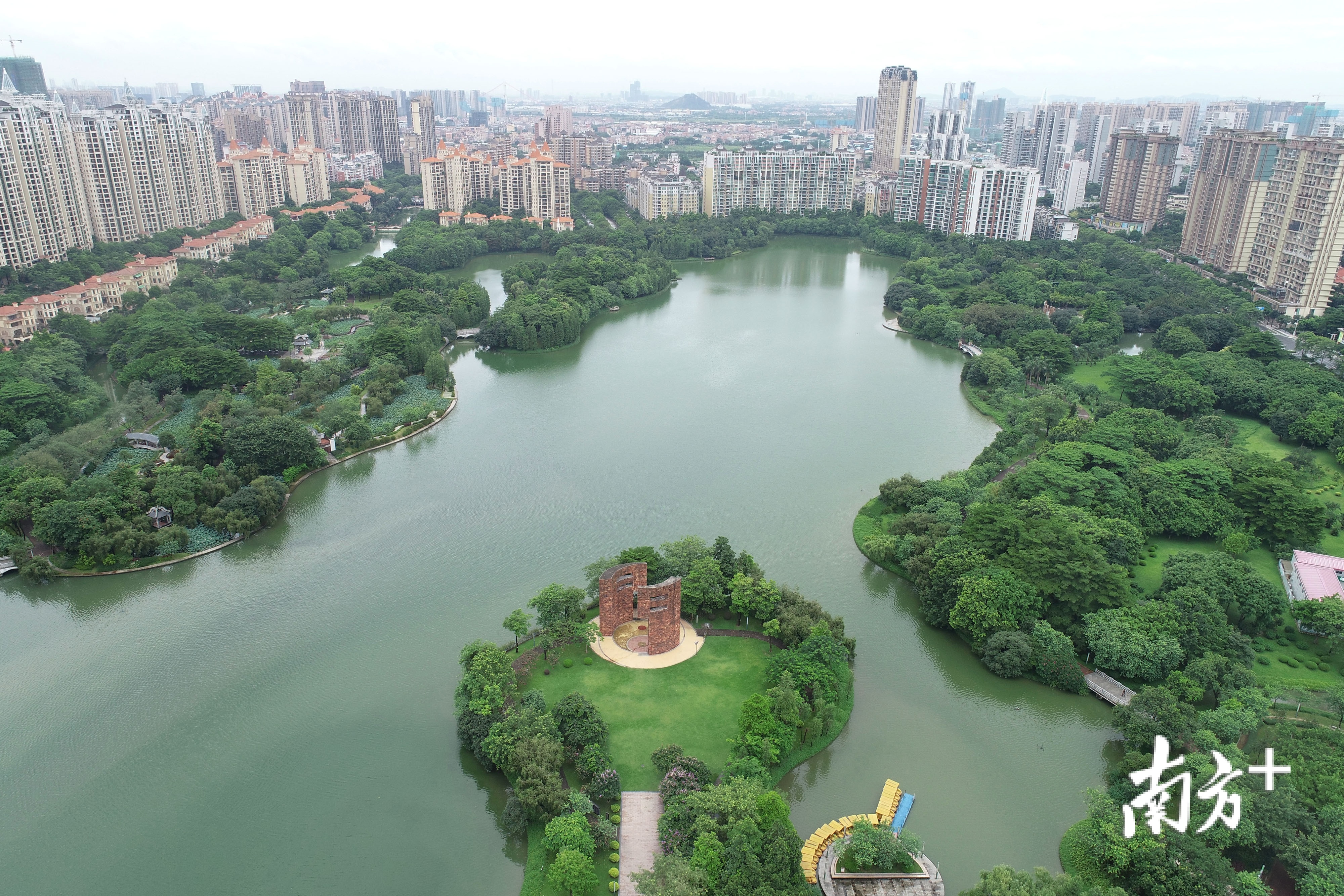 为禅城未来的发展空间，找到突围之路。南方日报记者 戴嘉信 摄