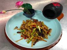 美食+ | 小笋炒腊肉：吃出春天的味道