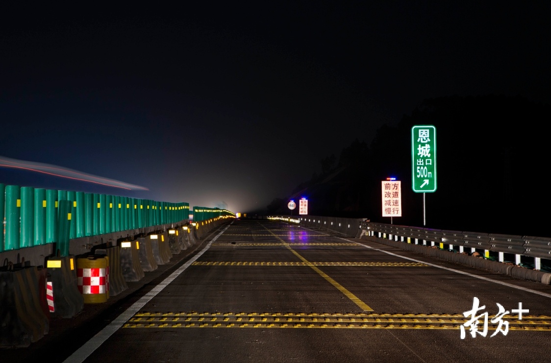 交安设施夜间效果