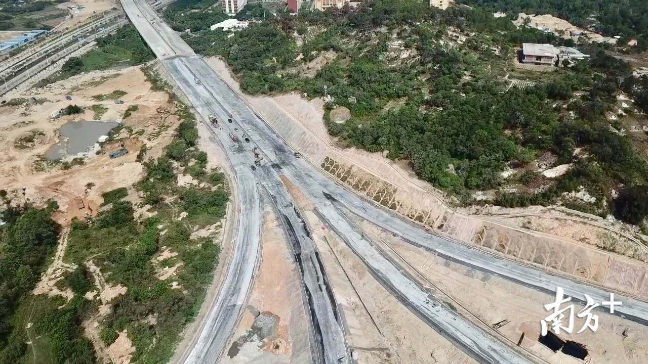 汕湛高速公路濠江段加速推进建设。受访者供图