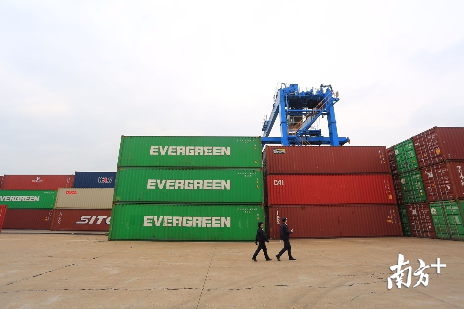 佛山海关驻顺德办事处全力支持企业复工复产。卢澄禧摄