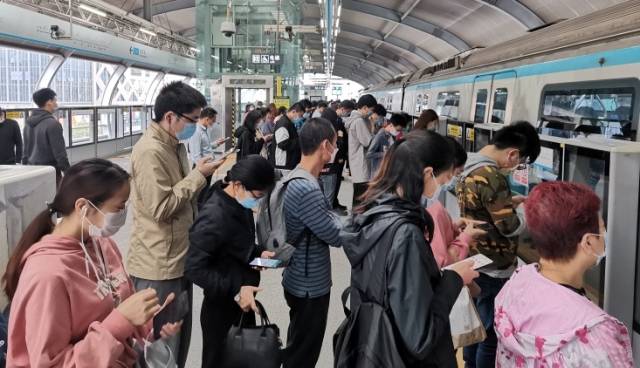 深圳地铁所辖7条线路日均客流恢复至七成