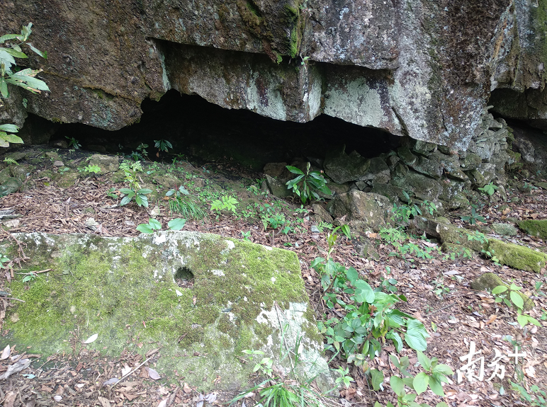 在南雄市油山镇黄地村新发现的龙潭禾山洞图。