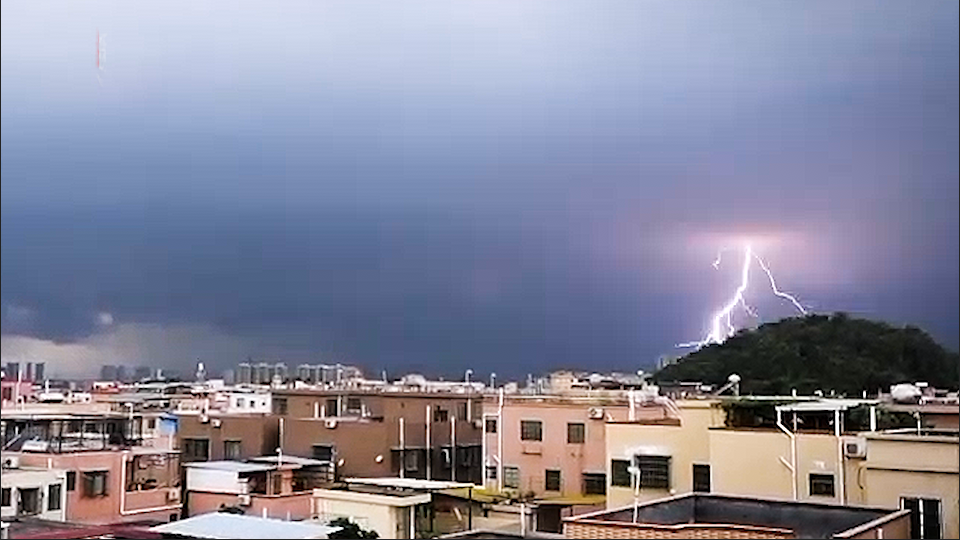 滾動| 狂風暴雨!廣州持續多日高溫終得緩解