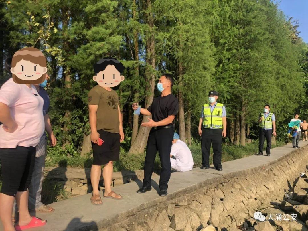 （民警第一时间赶到案发现场）