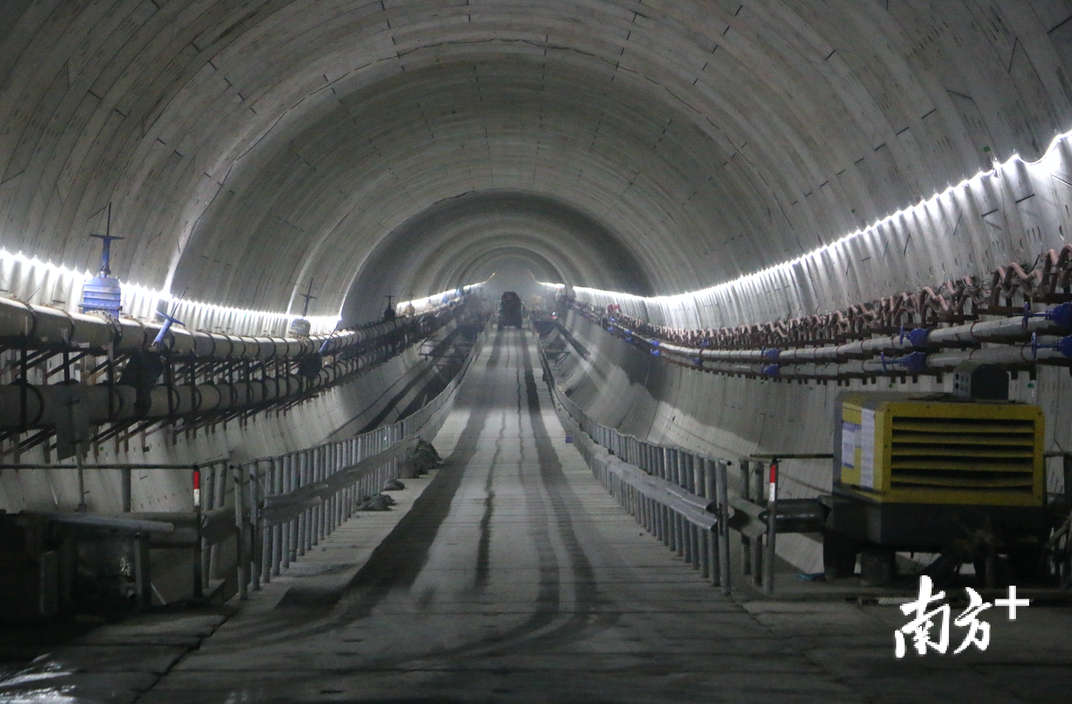 汕头海湾隧道。