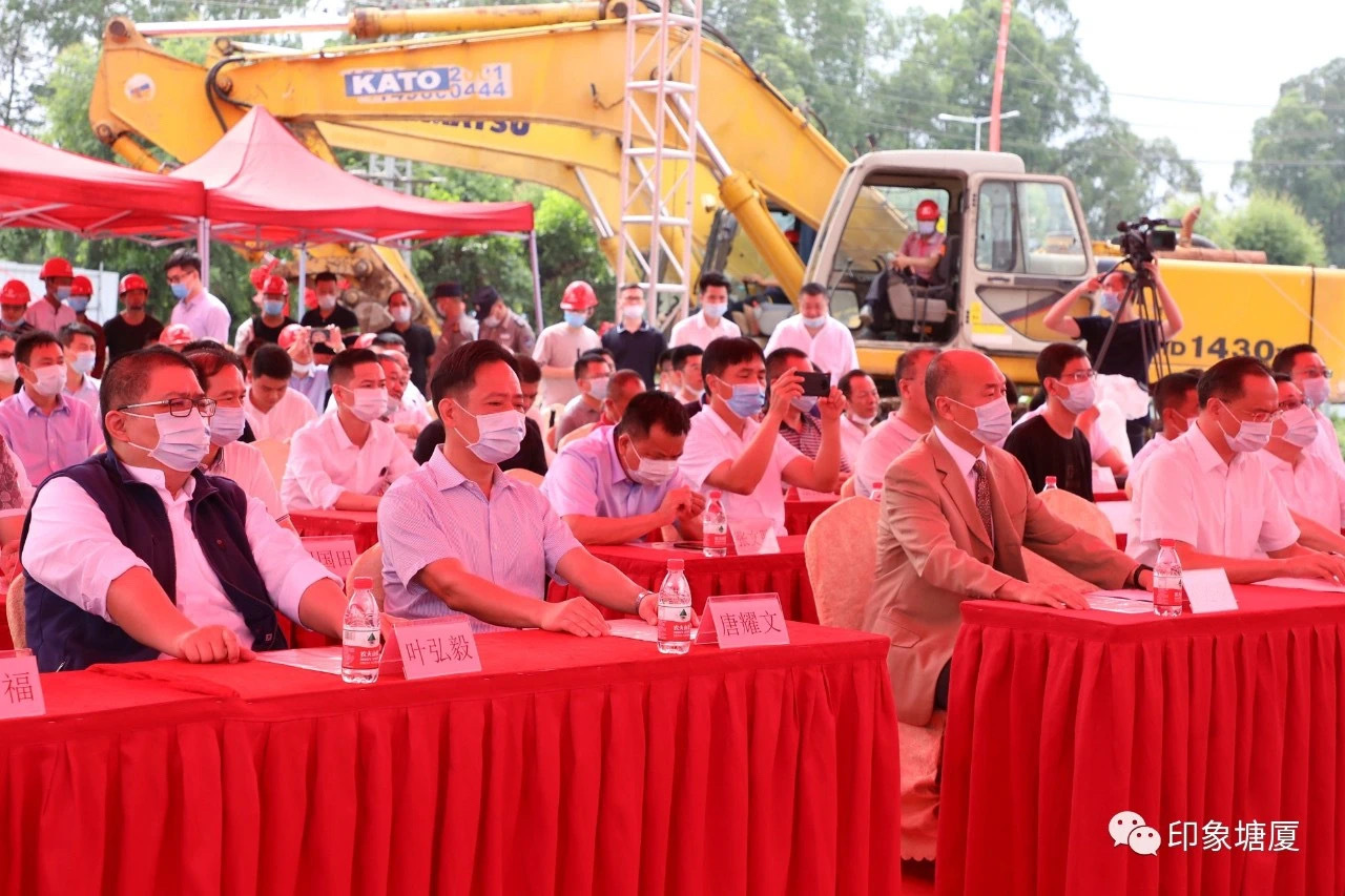 5月18日,“凯利东益(东莞)新能源汽车产业基地”项目开工奠基仪式在塘厦镇举行。 5月18日,“凯利东益(东莞)新能源汽车产业基地”项目开工奠基仪式在塘厦镇举行。