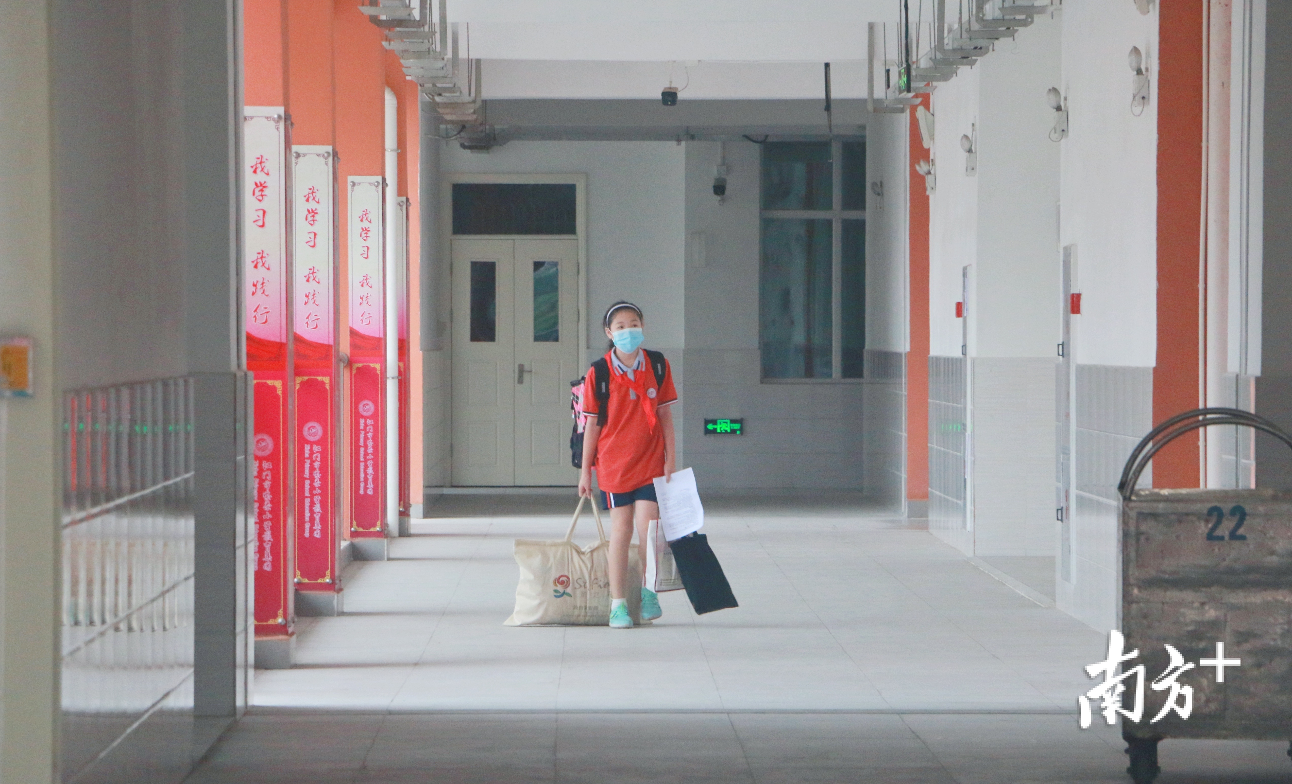 返校后,紫茶小学将为学生提供午托服务,校内实施封闭式管理。黄烨倩 摄 返校后,紫茶小学将为学生提供午托服务,校内实施封闭式管理。黄烨倩 摄