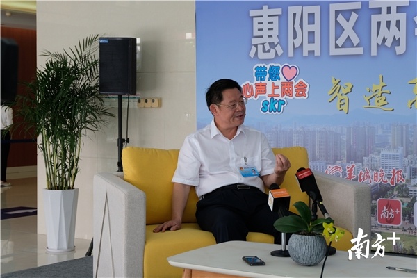 惠阳区交通运输局长何焕斌。