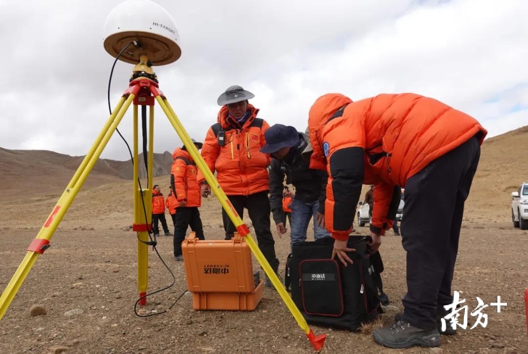 冲顶前对交会组再次培训和确认装备