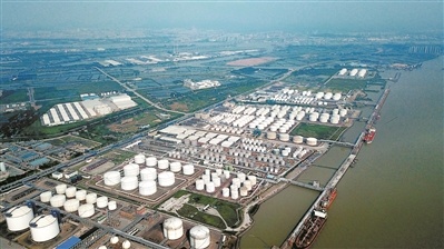 2020年5月,立沙岛的精细化工园区已颇具规模。 2020年5月,立沙岛的精细化工园区已颇具规模。