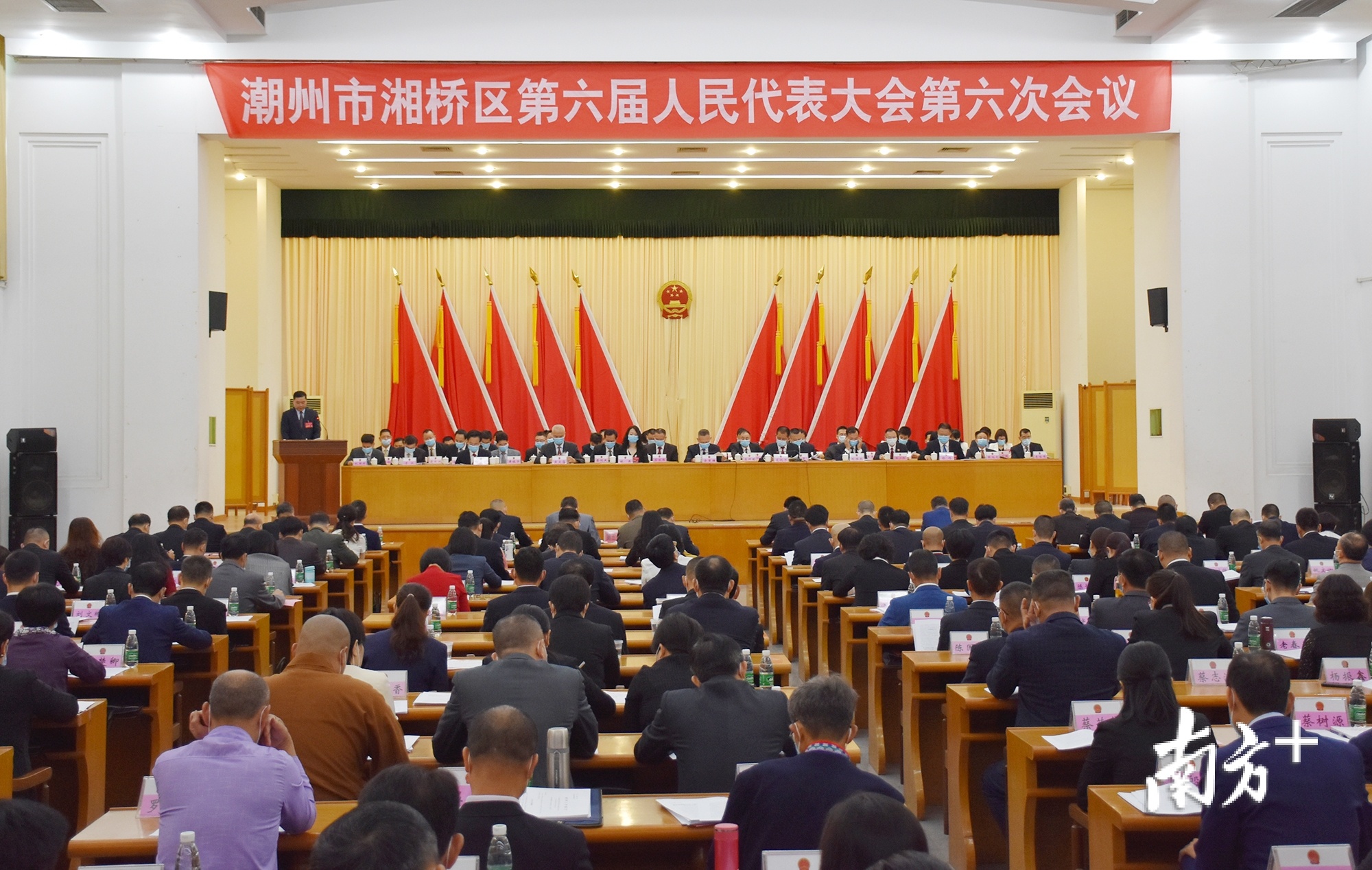 5月29日上午,湘桥区六届人大六次会议开幕。 5月29日上午,湘桥区六届人大六次会议开幕。