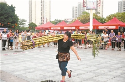 2019年10月,立沙花园社区邻里节上,村民们参加趣味运动会。 2019年10月,立沙花园社区邻里节上,村民们参加趣味运动会。