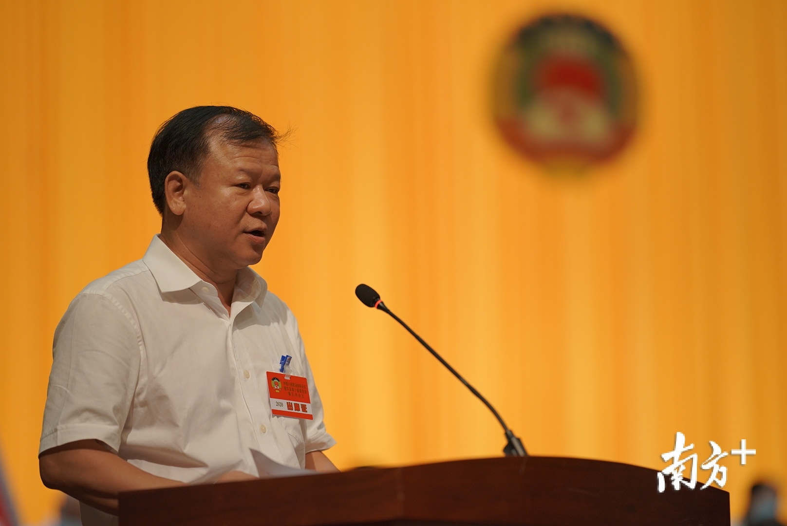 惠东县政协主席郭王生向大会作政协第十届惠东县委员会工作报告。