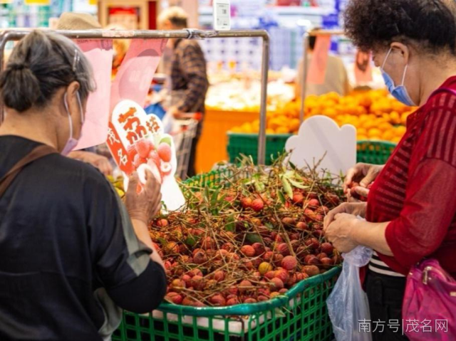茂名荔枝走进北京大型连锁超市