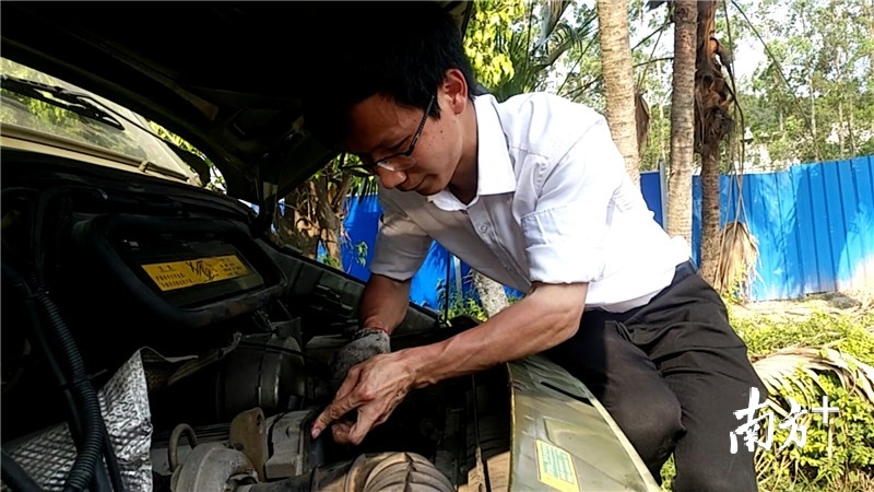 何耀辉连续6年被公司评为优秀模范技师