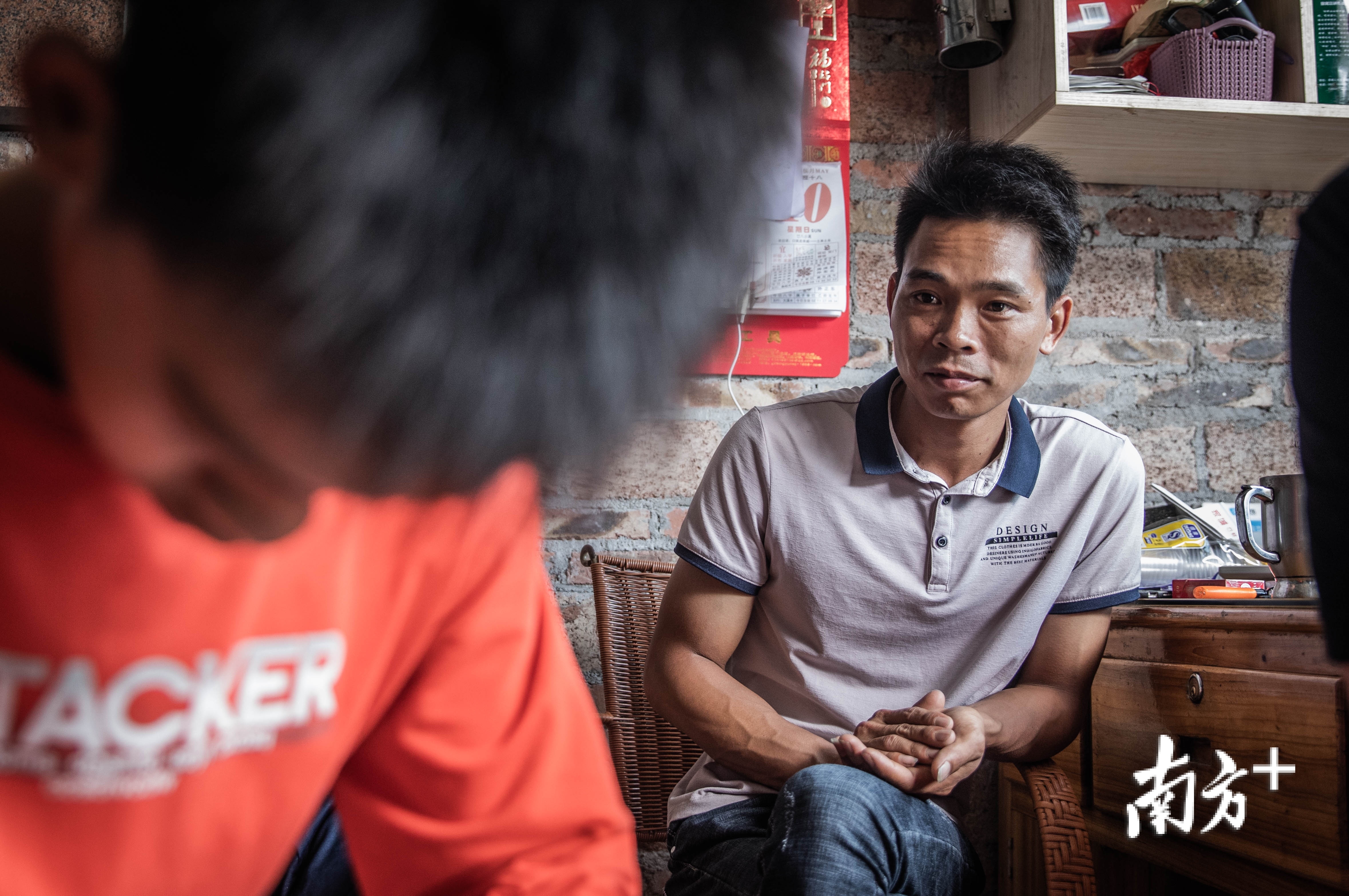 看到儿子能在篮球中找到热爱，父亲张北海感到欣慰并一直予以支持。