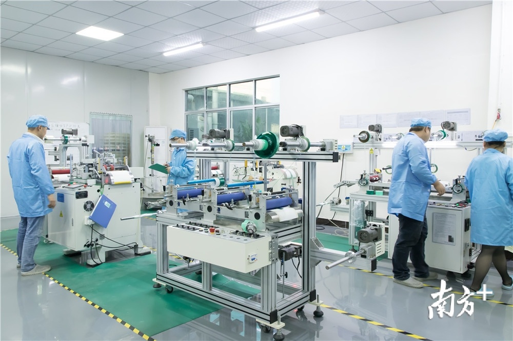 赛诺高德今年一季度保持技术和管理人才零流失。图为其生产车间。受访者供图