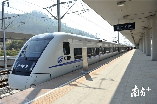 厦深高铁拉近了深圳、惠州、汕尾等城市的距离。南方日报记者  梁维春 摄。