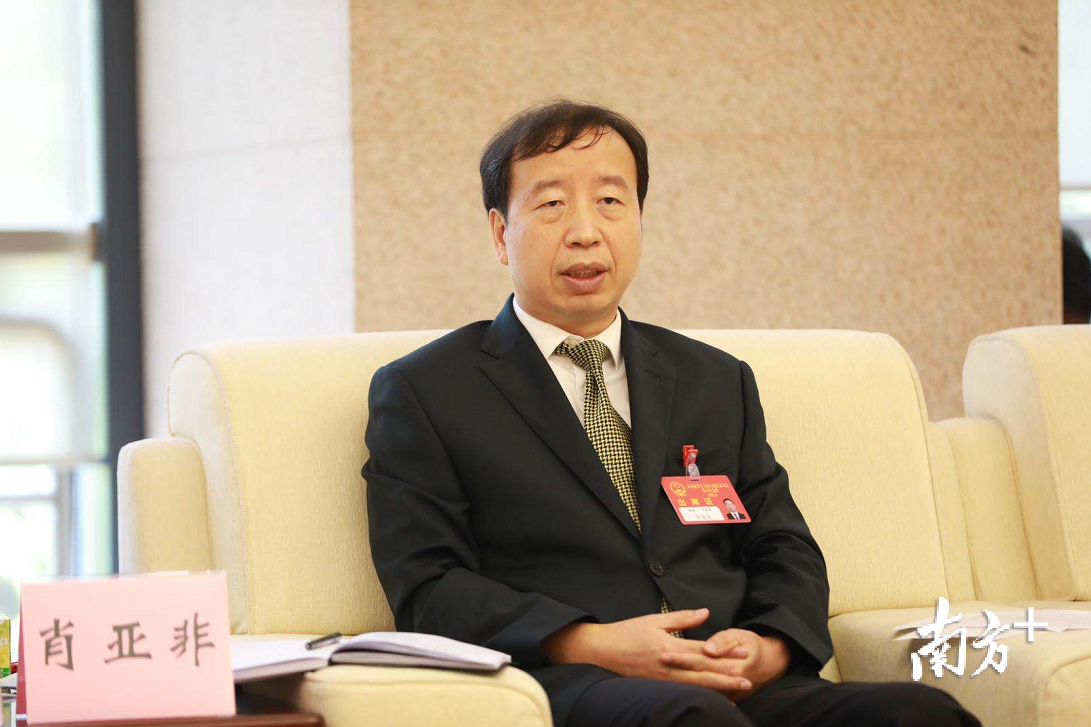 东莞市委副书记、市长肖亚非