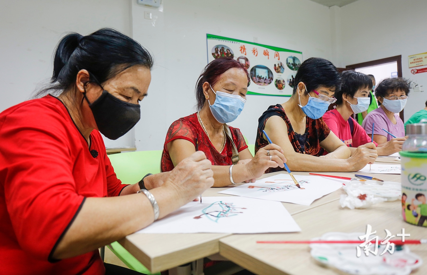 南区举办创意绘画活动。