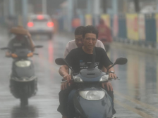 现场| 台风“鹦鹉”于8时50分，在阳江海陵岛登陆