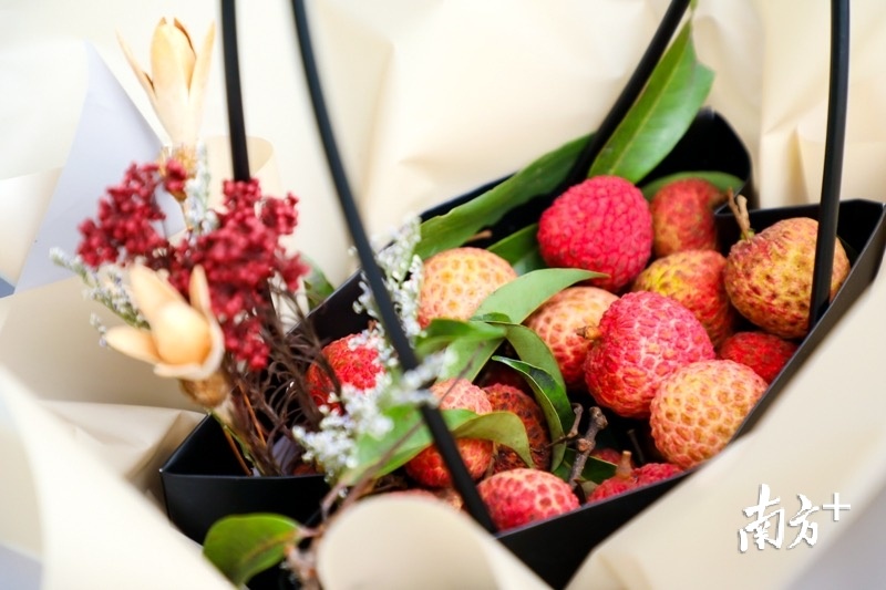 福田区委常委、副区长舒毓民