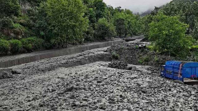 四川|四川金川县金江村发生泥石流灾害，转移451人