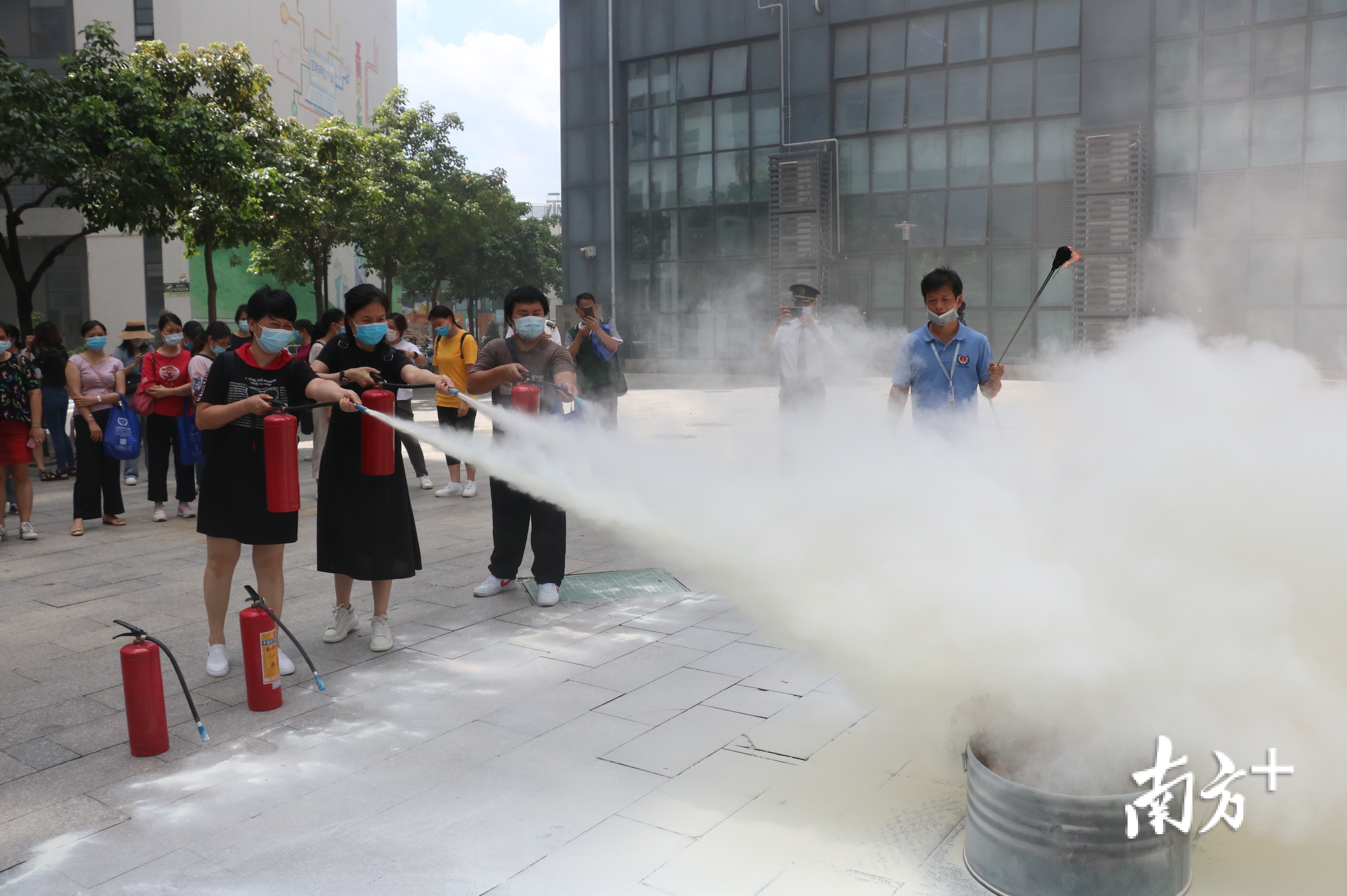 全市学校消防安全负责人消防安全实操培训。佛山消防供图 全市学校消防安全负责人消防安全实操培训。佛山消防供图