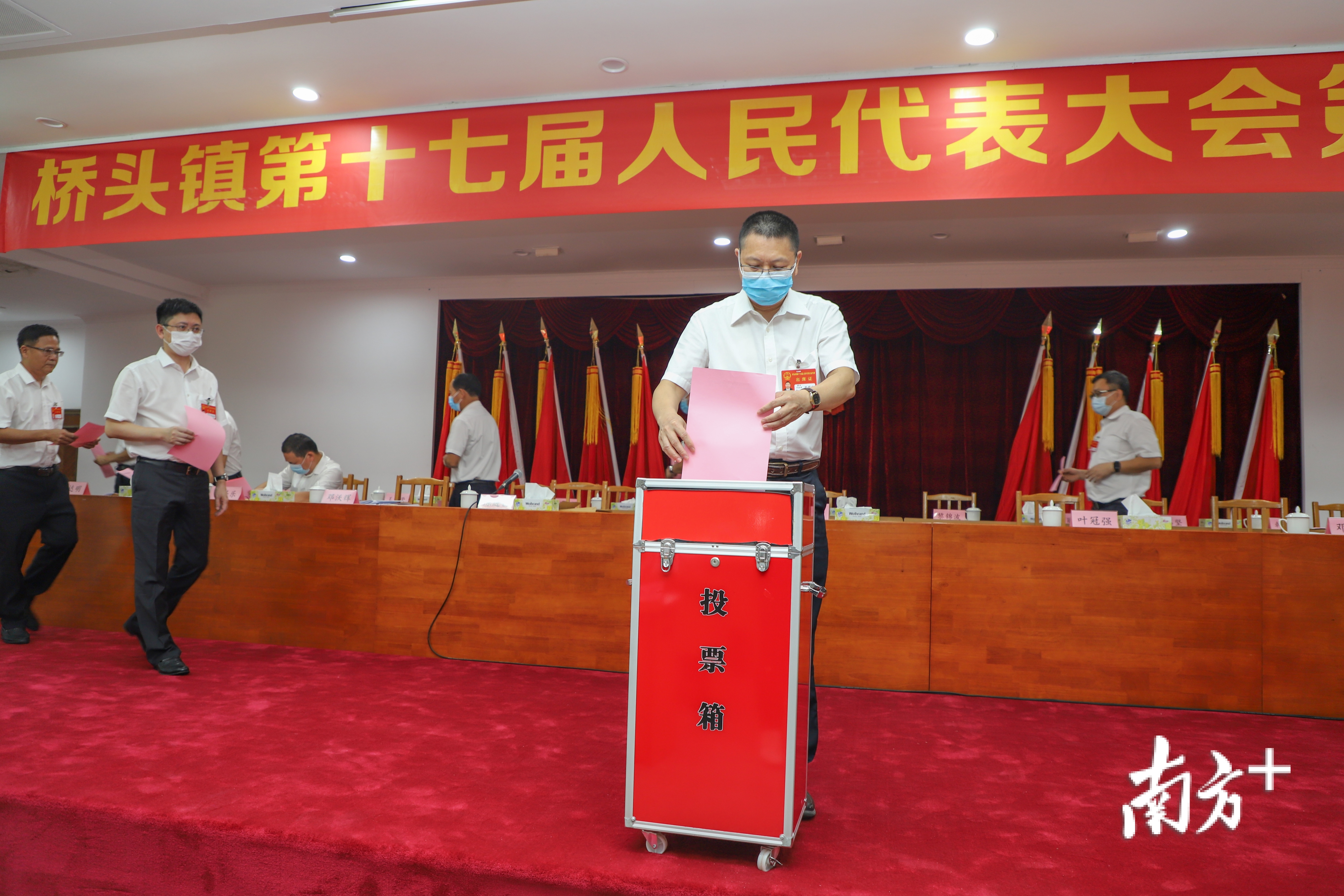 6月19日，桥头镇第十七届人民代表大会第九次会议顺利召开。