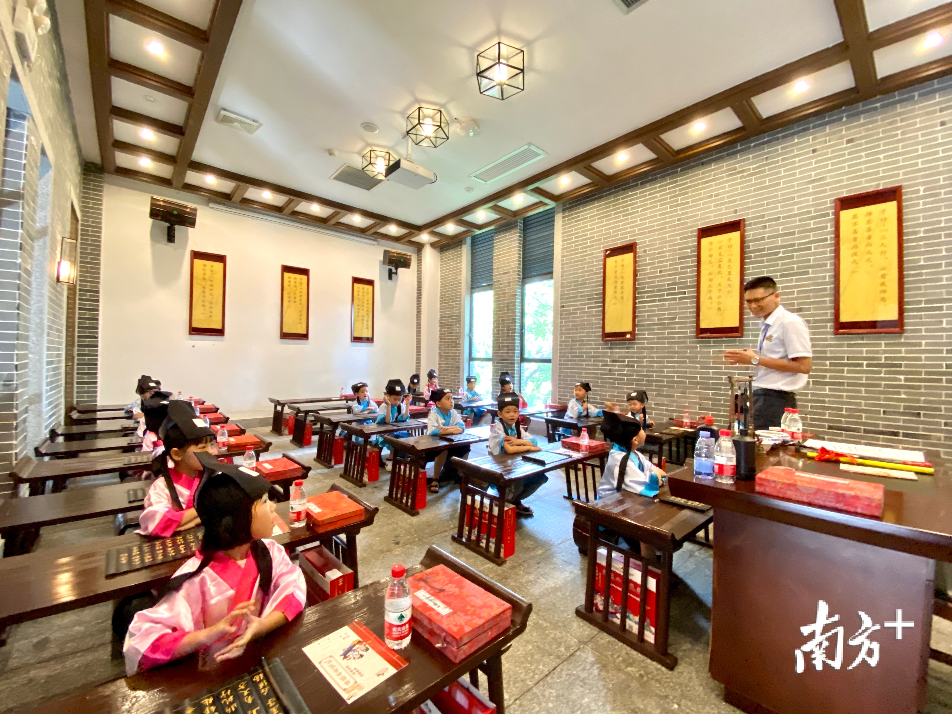  西樵山占领在研学、亲子、生态旅游等领域潜在的旅游市场空间。