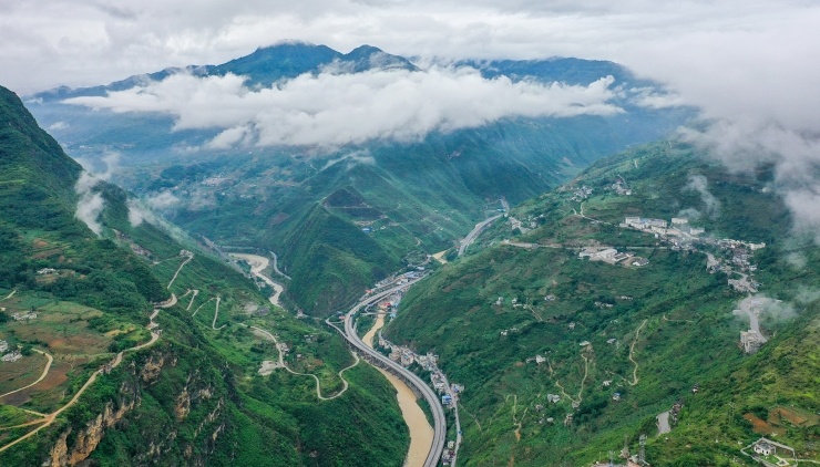 乌蒙山绽放博爱之花