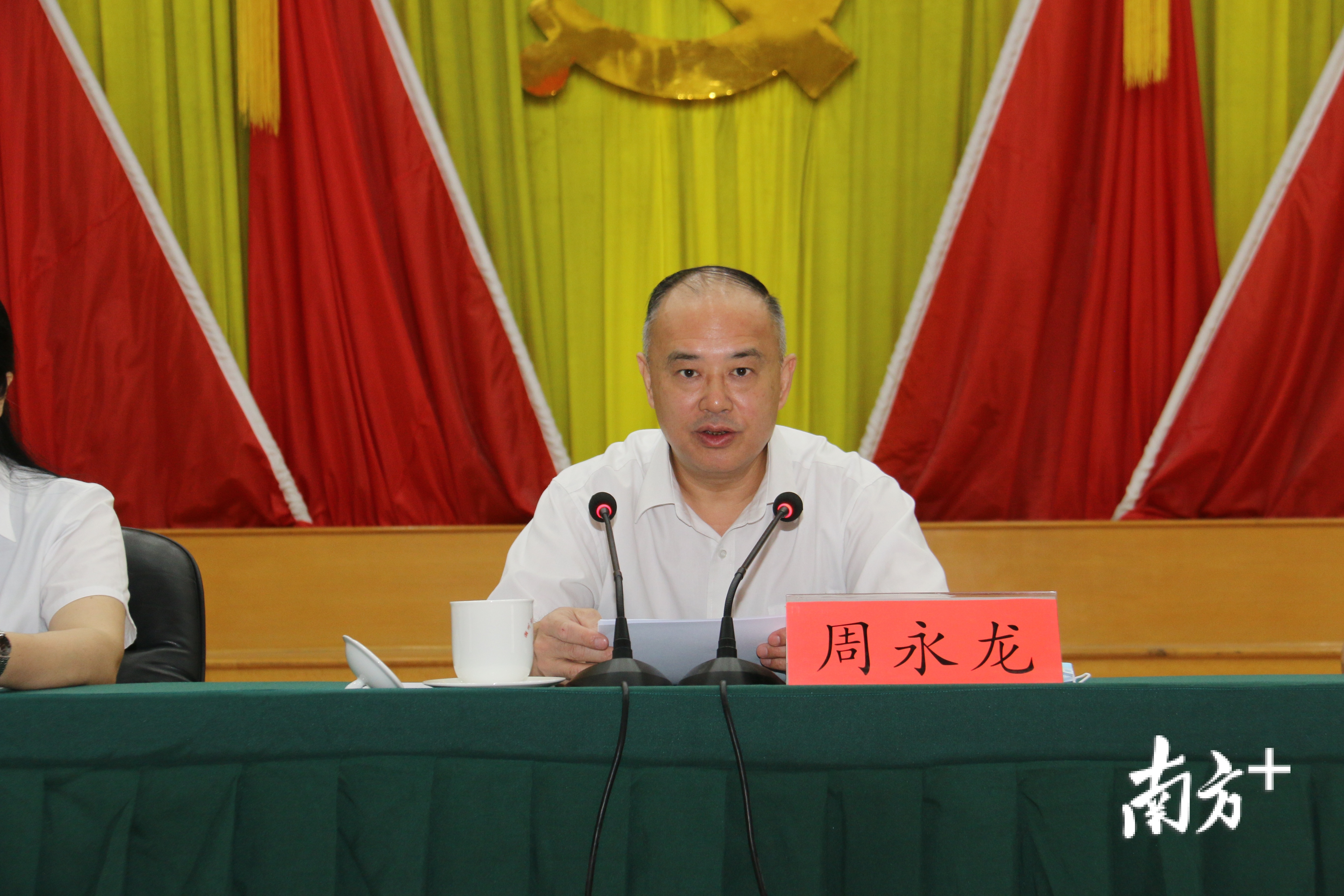 潮州市政协副主席、枫溪区委书记周永龙发表讲话。