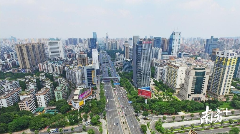 禅城将依托季华路打造金融产业轴。南方日报记者 戴嘉信 摄