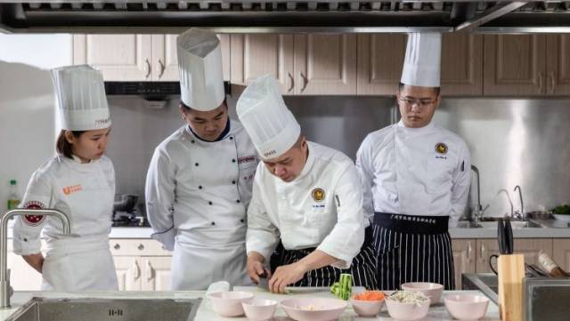 广州“粤菜师傅”手把手传致富经，累计培训6700多人次
