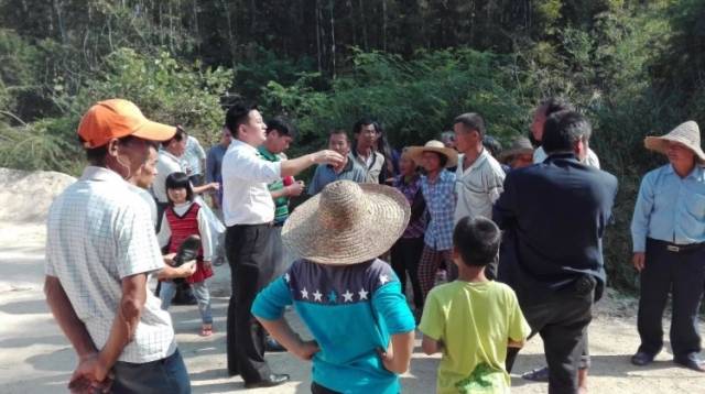 这个雷厉风行的“扶贫书记”，为啥能被瑶族同胞当成自家人？