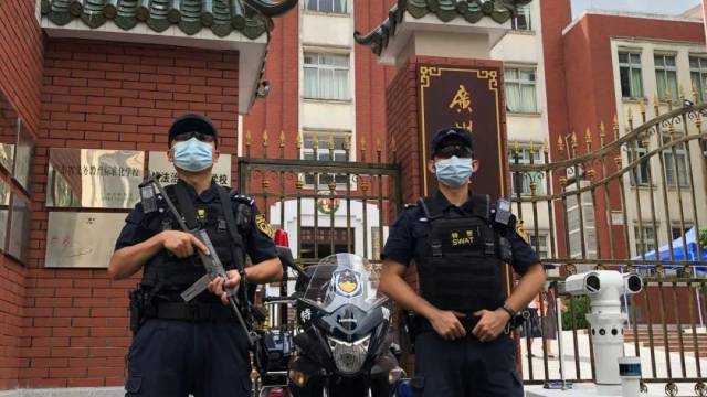 越秀7考点将临时交通管制！巡逻铁骑、护考机器人这波操作666