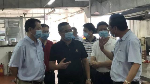 【必看】县政府副县长杨小勇到我县高考点开展考前食品安全检查及学校食堂互联网+ “明厨亮灶”调研工作